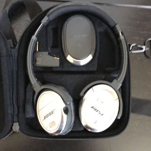 Bose noise canceling headphones